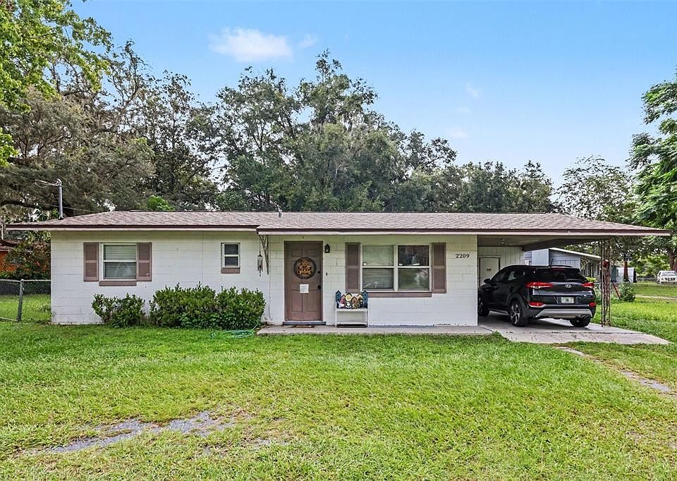 1st image of 2209 NE 36TH STREET