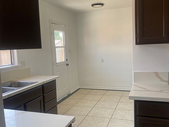 3rd image of 12732 La Reina Ave