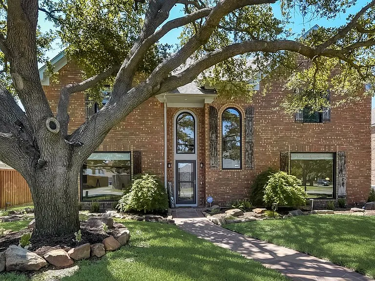 2216 Ridgecrest Trl — Photo 4