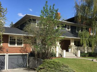 3920 Crestview Rd SW, Calgary, AB T2T 2L4