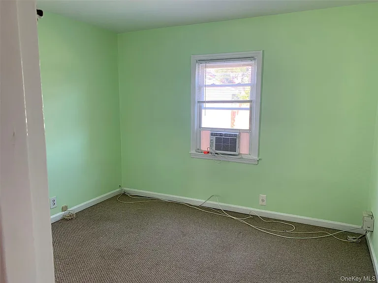 431 E Chester St — Photo 12