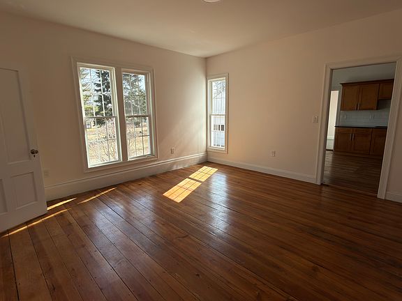 4th image of 14 Maple St Floor 1