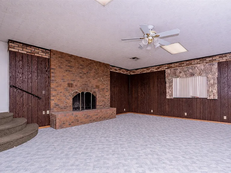 5185 Sun Valley Dr — Photo 2