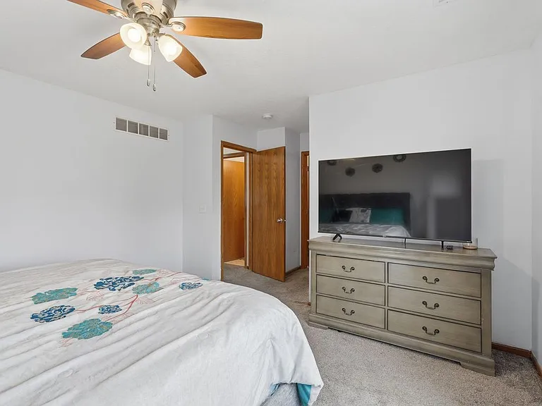 4803 NE Trilein Dr — Photo 18