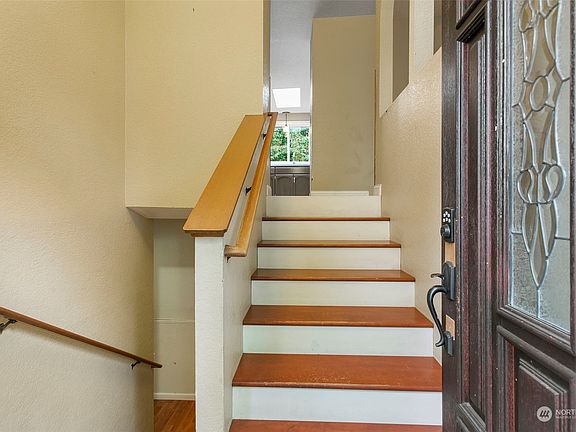 4th image of 8717 59th Dr NE