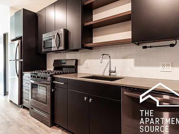 2nd image of 941 W Belmont Ave APT 203