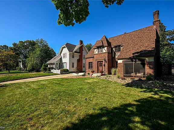 2nd image of 244 Kenilworth Dr