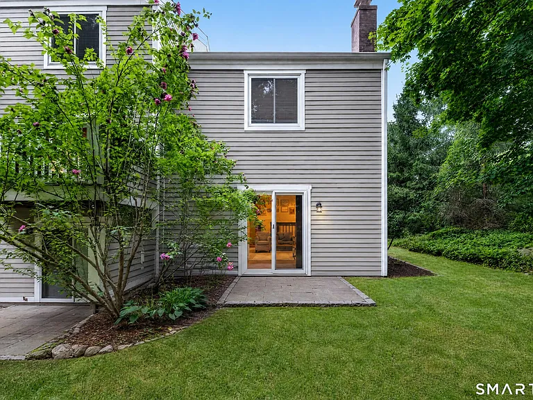 71 Aiken St #A1 — Photo 4