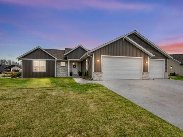 1777 Loyal Dr, Neenah, WI 54956