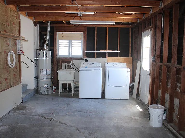 17 Lorraine Ave — Photo 23