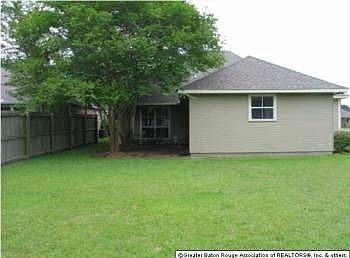 3rd image of 18466 Lake Camellia Ave