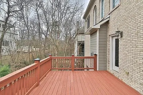 585 Cliftwood Ct — Photo 39