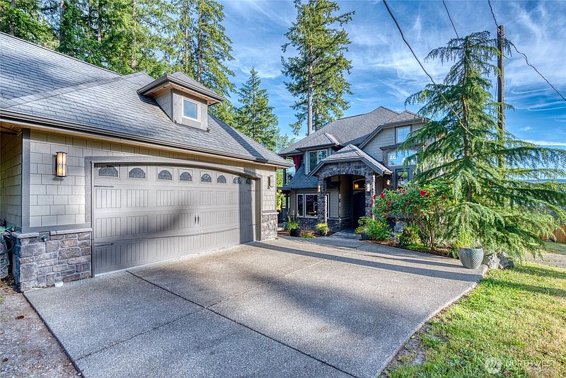 4th image of 15718 Scenic Shores Drive SE