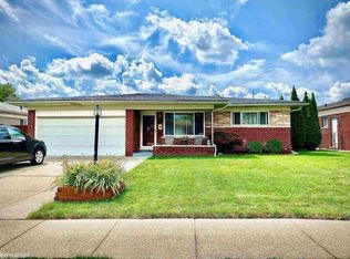 4250 Garbor Dr, Warren, MI 48092