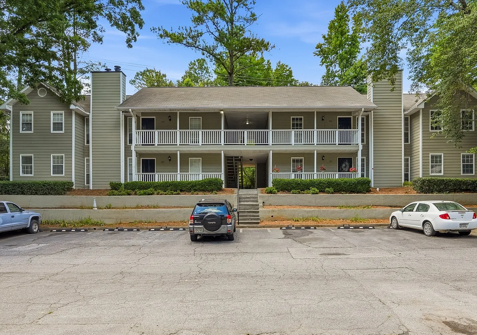 2 bed, 1250 sqft, $1,720 — Photo 2