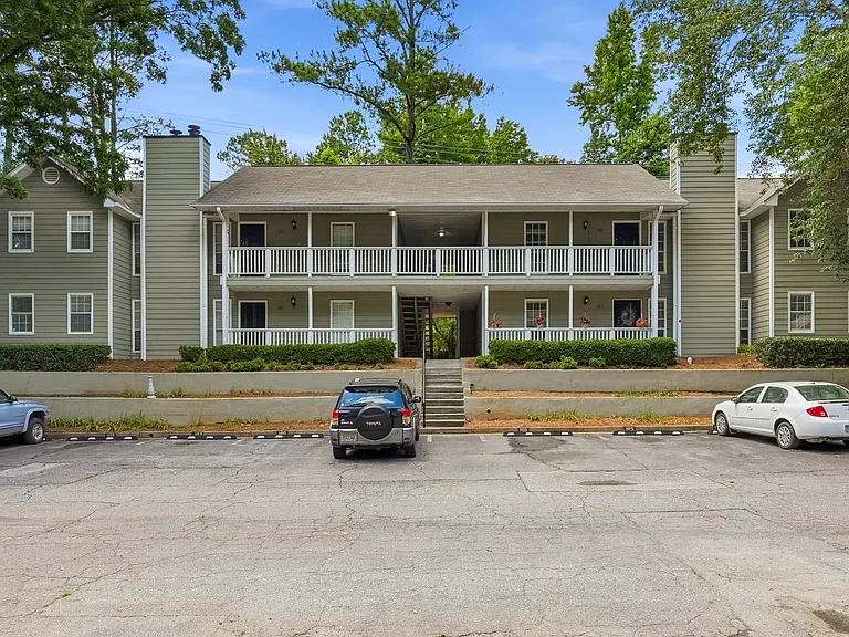 106 Sterling Ct — Photo 1