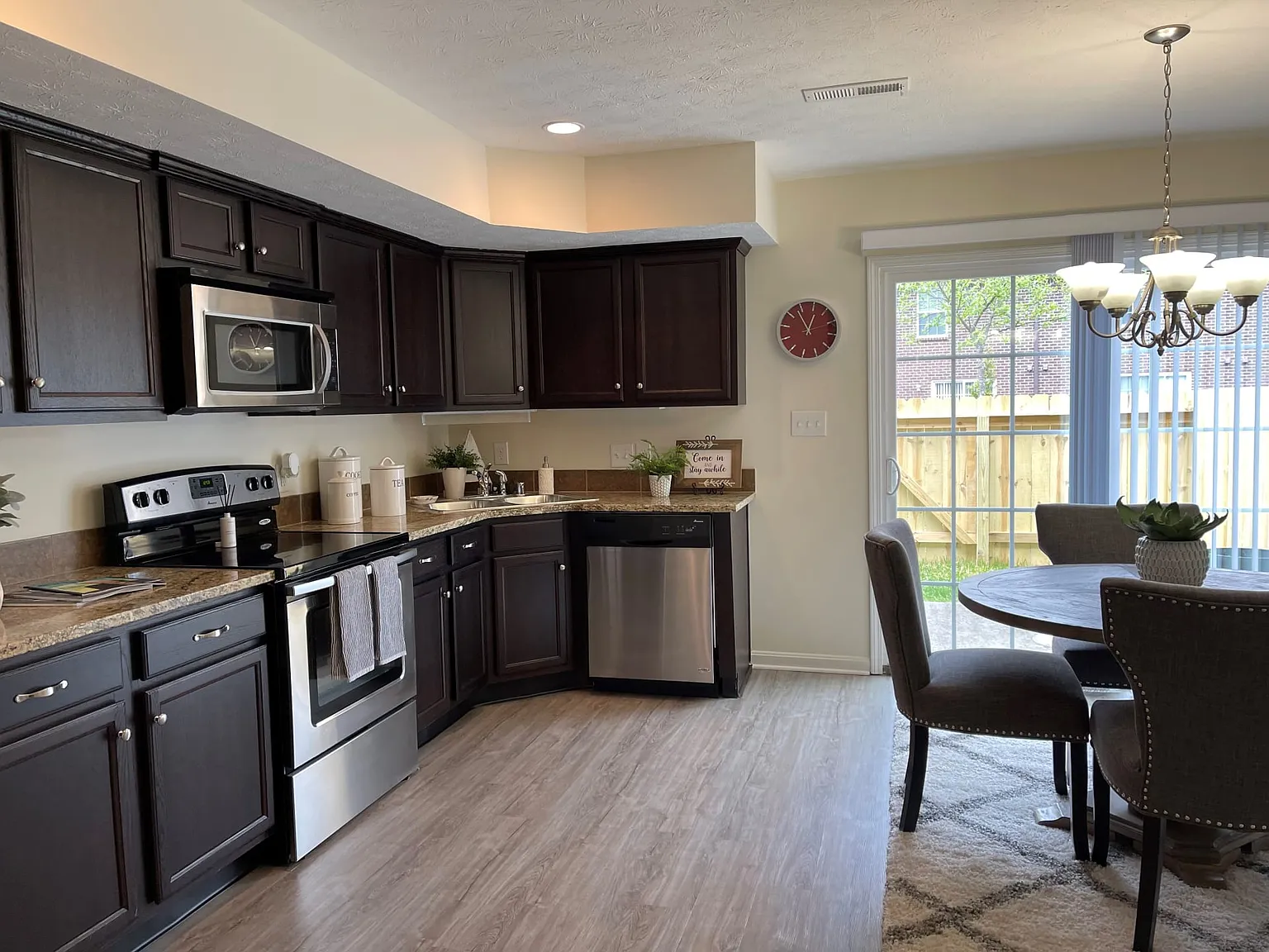 Ashton Park Townhomes — Photo 1