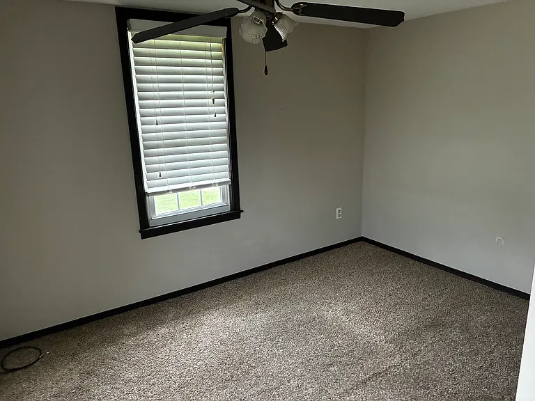 613 Lott St — Photo 11