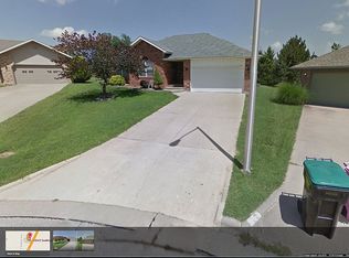 3364 E Swallow St, Springfield, MO 65804