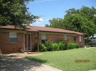 613 Mercedes St, Benbrook, TX 76126