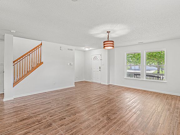 5th image of 8230 Retreat Ln