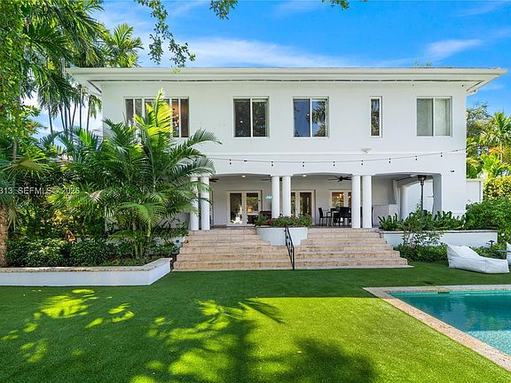 2nd image of 725 Vilabella Ave