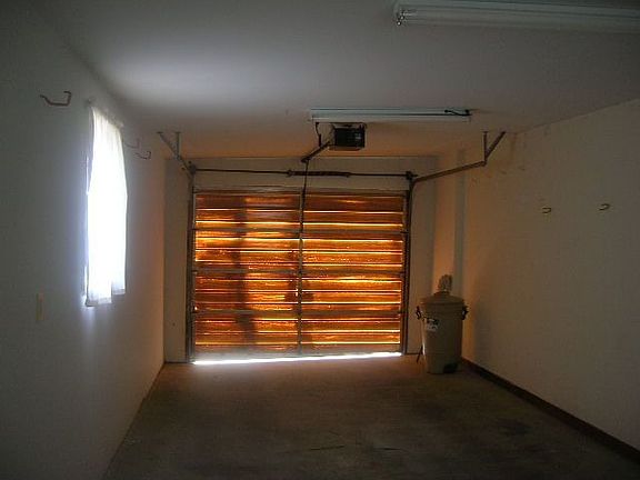 FINISHED GARAGE