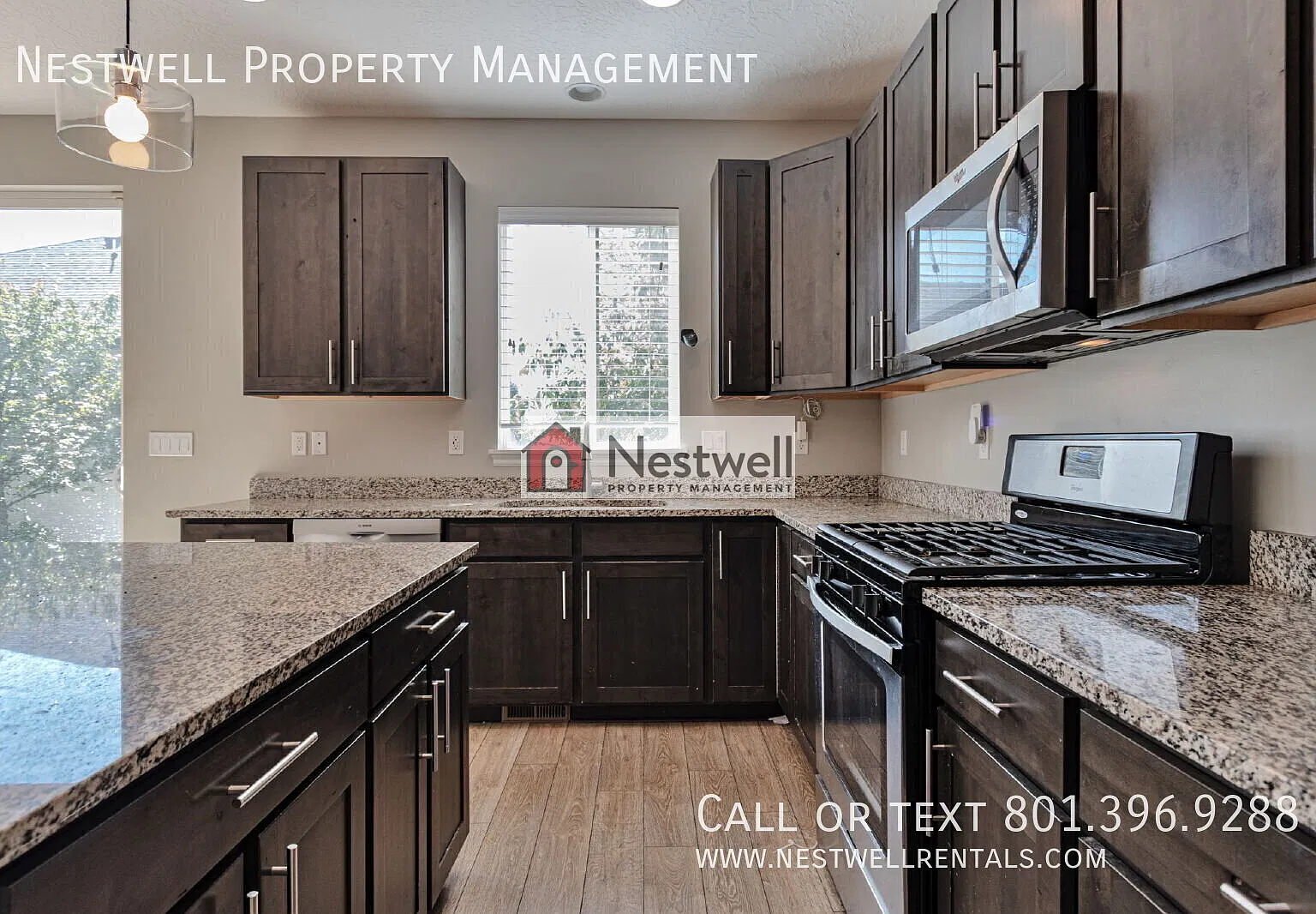 Fantastic and spacious 4-bed home in Midvale! — Photo 3