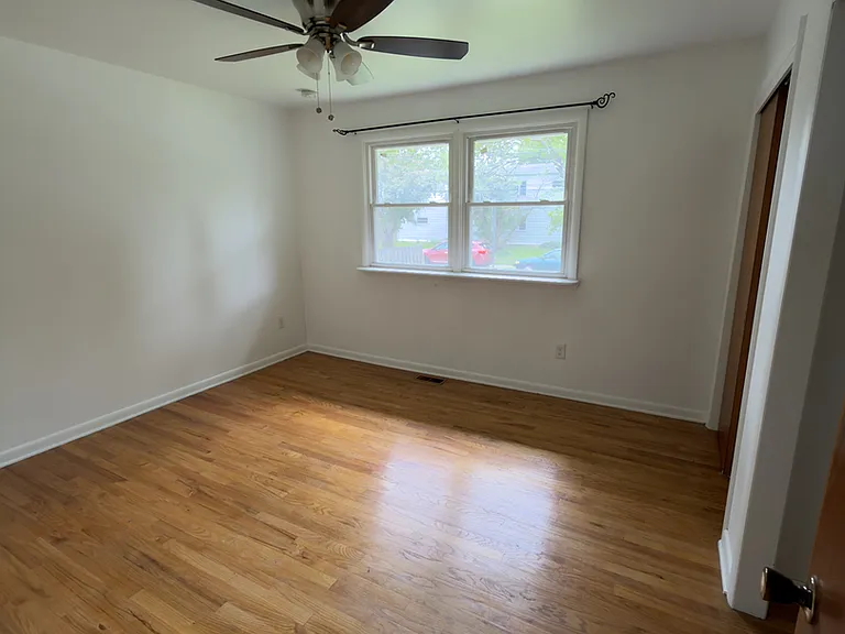 393 Phillips Ave — Photo 11
