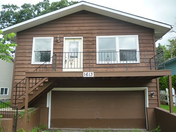 2nd image of 1613 Grove Dr