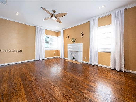 2nd image of 1051 Michigan Ave APT 3