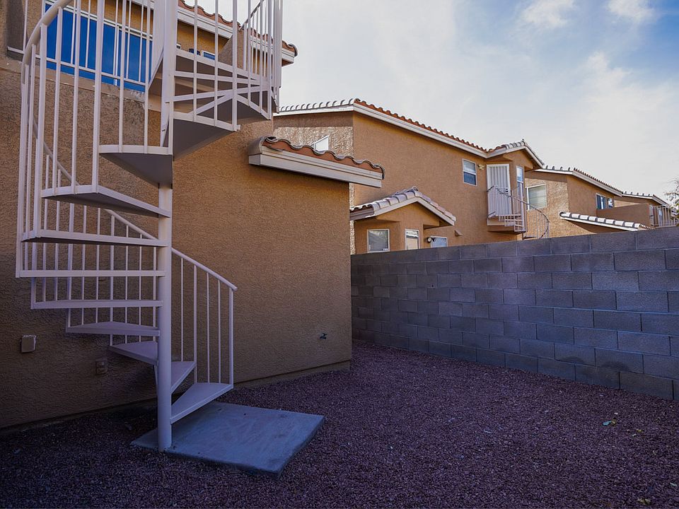 2nd image of 8024 Cimarron Ridge Dr