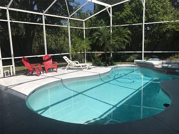 3rd image of 624 Field Club Cir