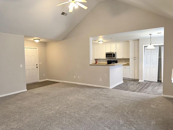 4th image of 713 Ventura Ct