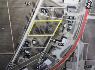 Walnut St, Dale, IN 47523