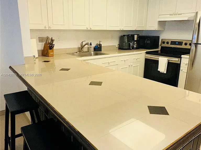 2301 Collins Ave #420 — Photo 10