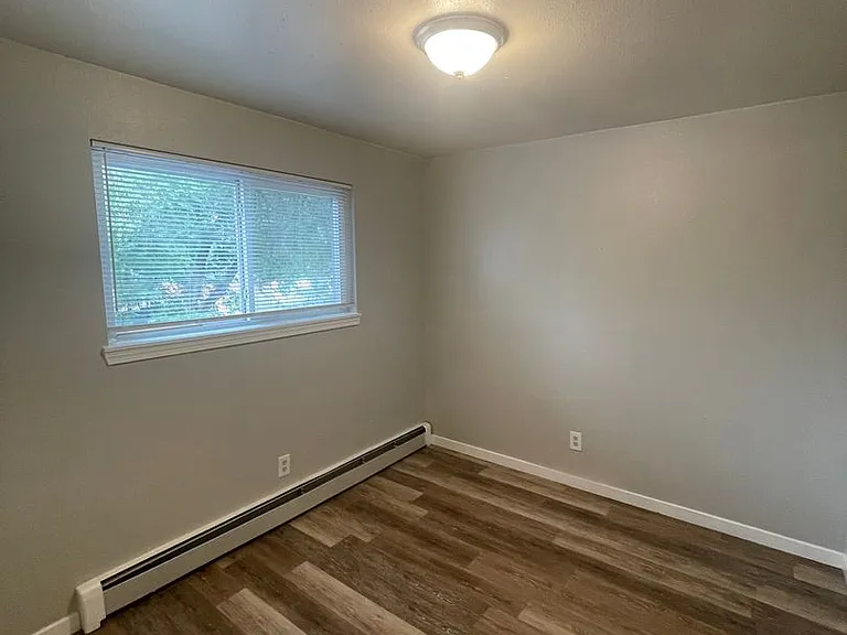 Ivywild Flats — Photo 14