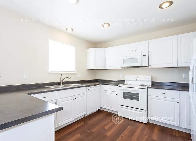 11904 Kearney Cir — Photo 8
