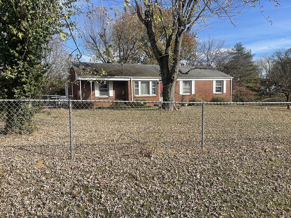 2nd image of 827 Colfax Dr