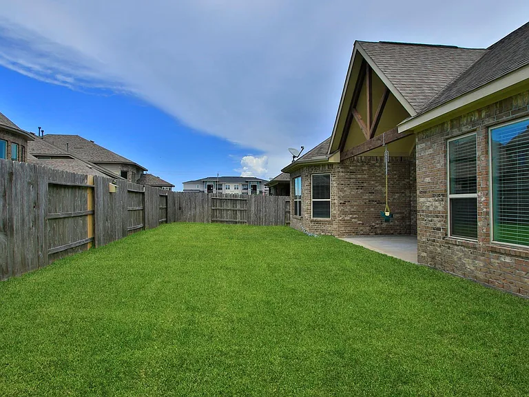 12426 Cumberland Dr — Photo 49