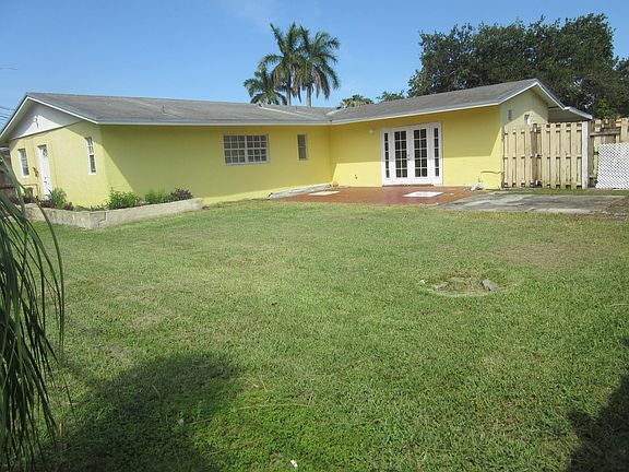 4th image of 19350 Lenaire Dr