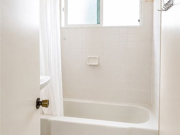 5th image of 308 E Maple St APT 8