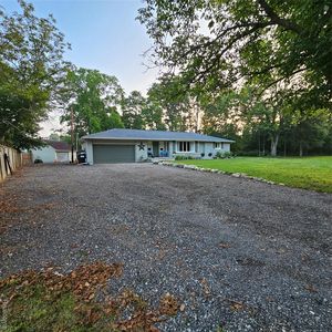 4430 Emmons Rd, Howell, MI, 48855