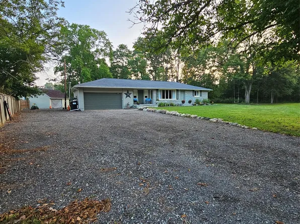 4430 Emmons Rd, Howell, MI 48855