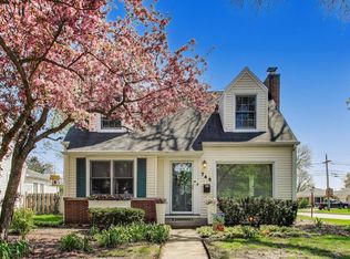 745 S Chestnut Ave, Arlington Heights, IL 60005
