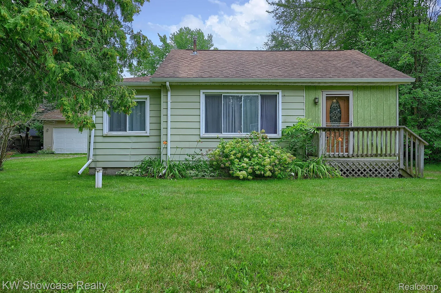 3014 Cloverdale photo 1