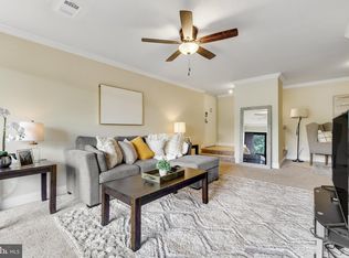 11252 Chestnut Grove Sq APT 346, Reston, VA 20190