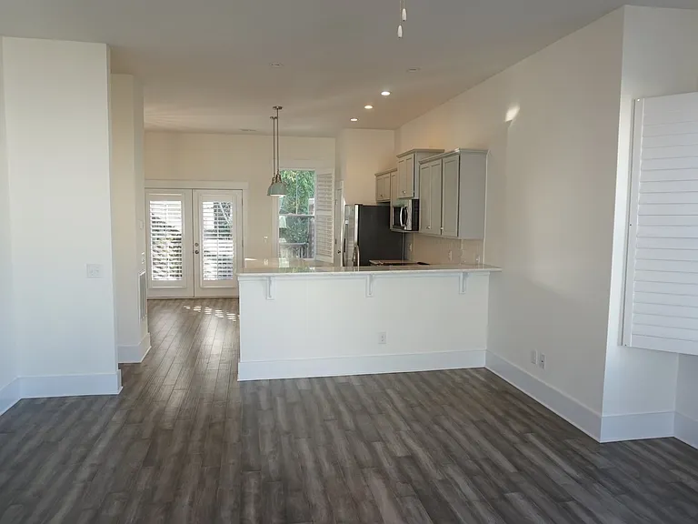 4032 Tamarisk Ln — Photo 13