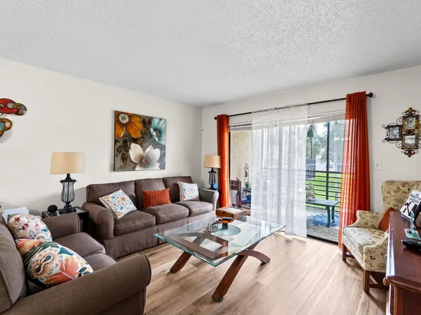 6095 N Sabal Palm Boulevard #207, Tamarac, FL 33319