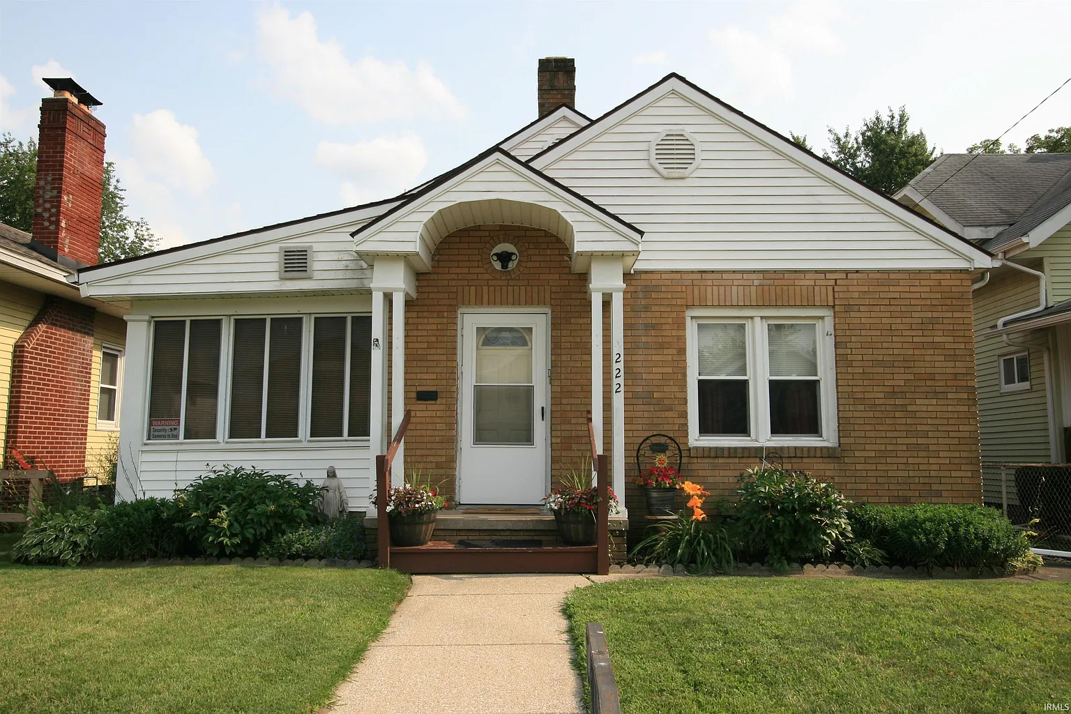 222 Altgeld St photo 1